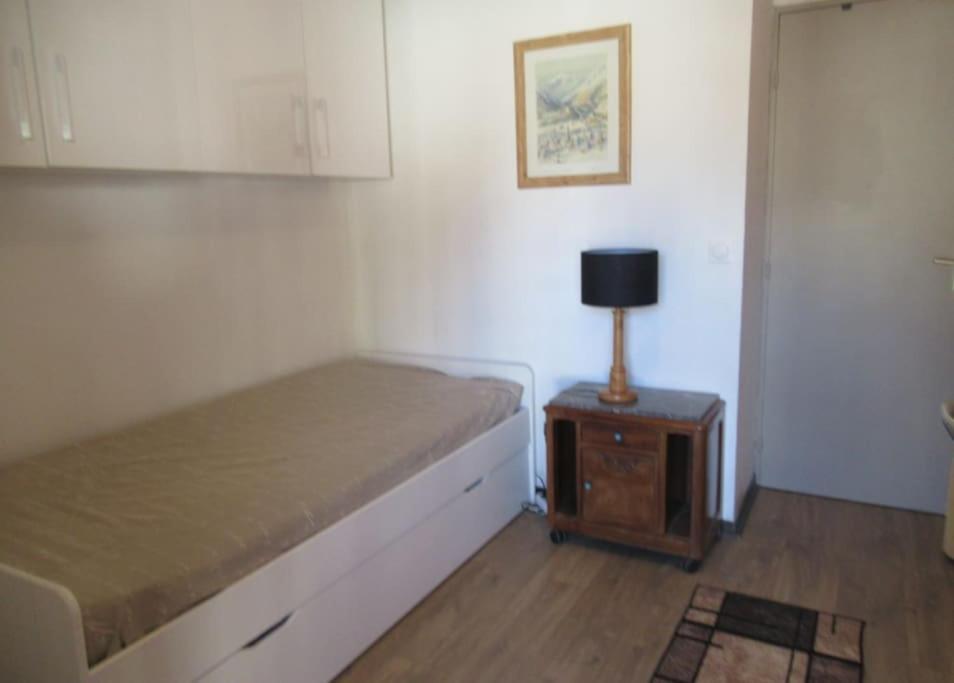 2 Stars At The Foot Of The Slopes In Briancon (Hautes-Alpes)